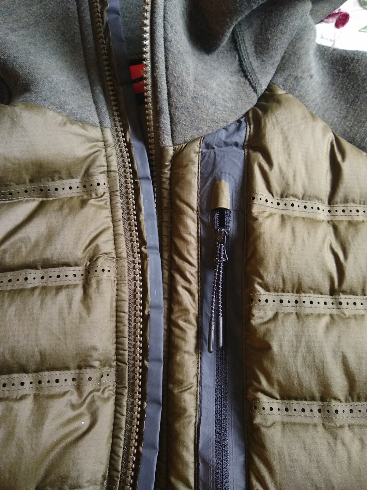 tech fleece aeroloft jacket