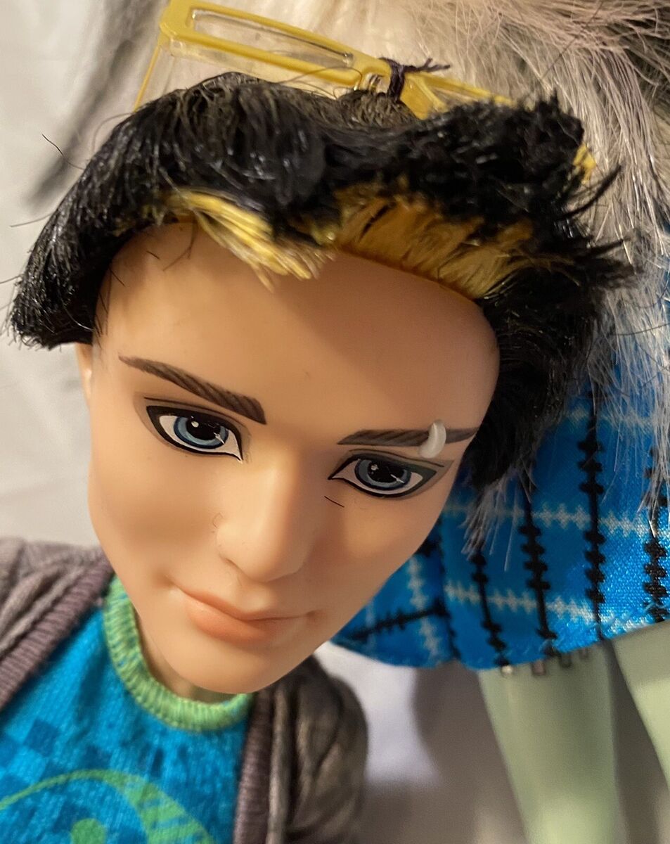 Monster High Doll PICNIC CASKET Frankie Stein & Jackson Monster High Doll PICNIC CASKET Frankie Stein & Jackson