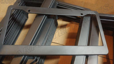 LOT OF 100 BLANK BLACK PLASTIC 100 BULK License Plate Frame FRAMES WITH TABS 1''