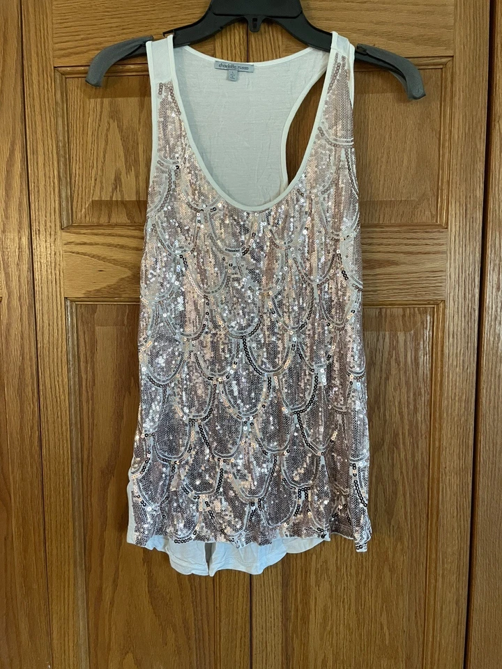 CAMISA SIN MANGAS CHARLOTTE RUSSE TALLA GRANDE LENTEJUELAS Foto 2 de 4