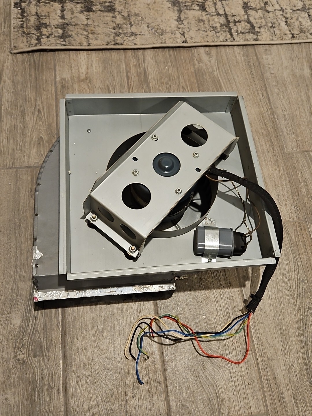 Blower Motor 00487058 Assembly VTN600CVR From a CVS36RS Thermador Cook N Vent