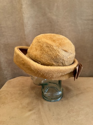 Betmar Mystere Vintage plush tan cloche hat bow women's low nap fur - Picture 5 of 10