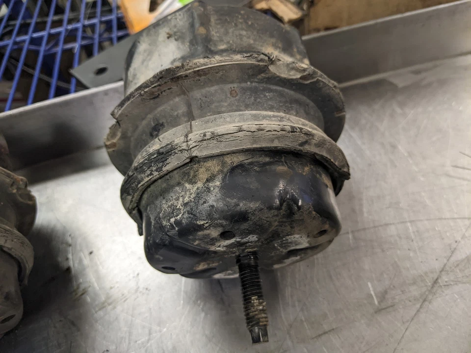 Par de soportes de motor para 99-01 Jaguar XJ8 4.0 Foto 3 de 4