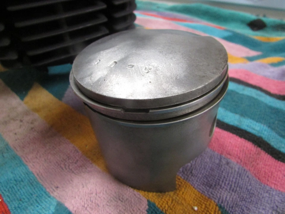 Yamaha RT1 1970 360 cilindros barril jarra pistón conjunto diámetro estándar Foto 4 de 4