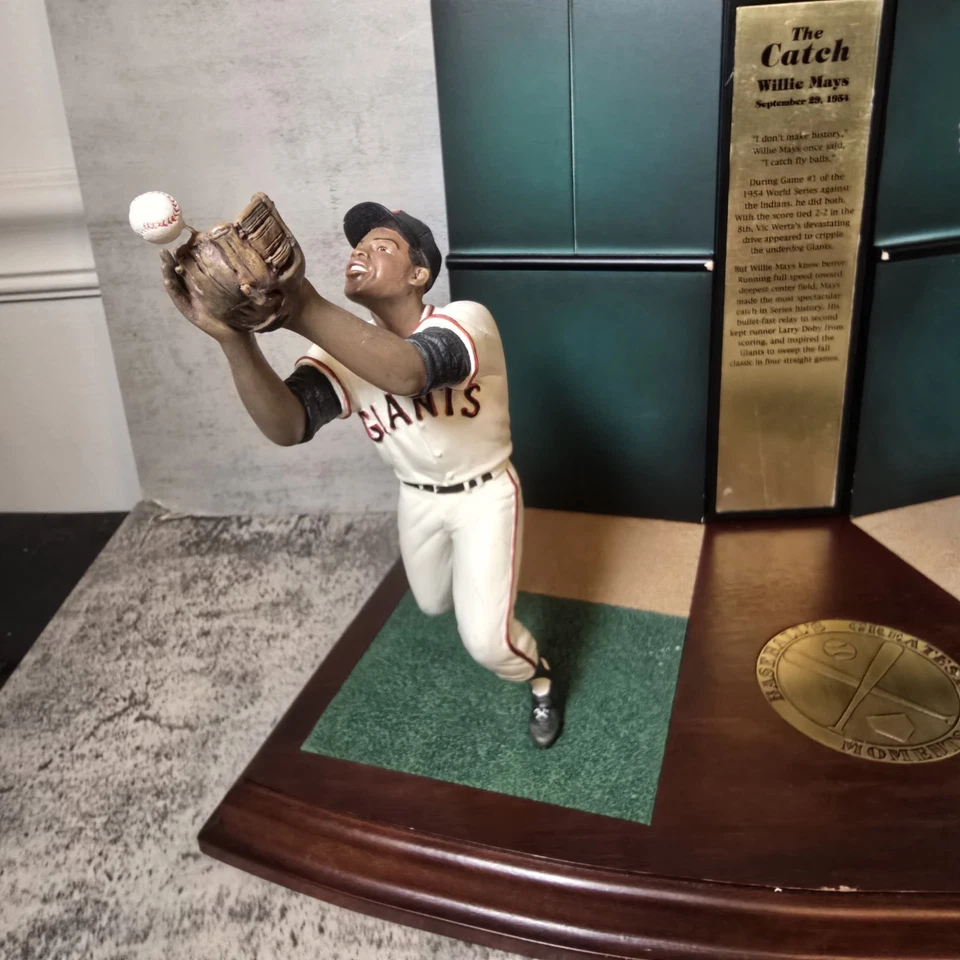 Willie Mays The Danbury Mint The Catch Figurine New York Giants NIB - Image 3 of 4