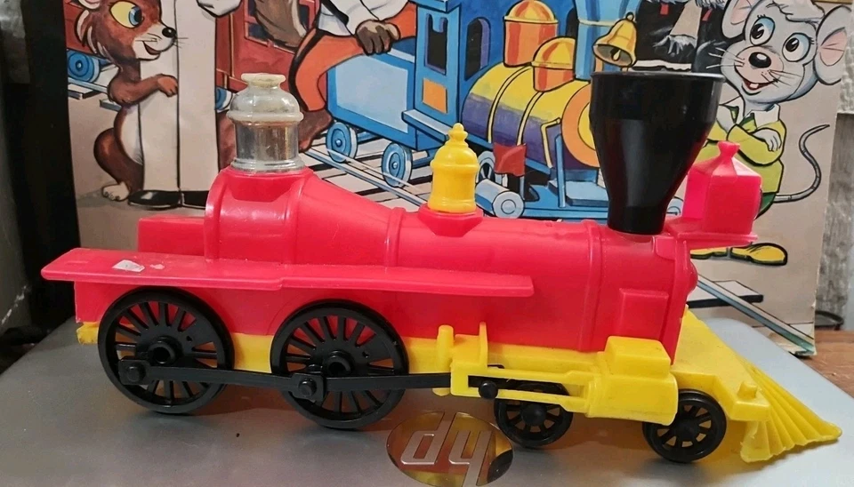 Vintage Tim-Mee Toys 7676/81 Red & Yellow Plastic Steam Engine Train  - Image 3 of 4