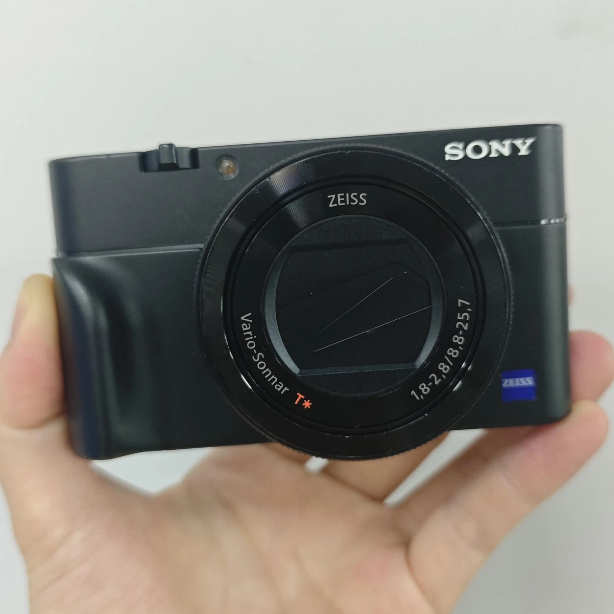 Sony Cyber-shot DSC-RX100 V Digital Cameras for Sale - Shop New