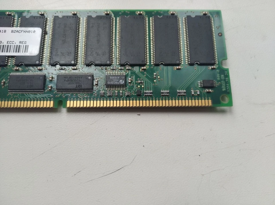 Memory Module Micron 512 MB PC‑133 MT18LSDT6472G‑133D3 PC133R‑333‑542‑B2 SDRAM - Image 4 of 4