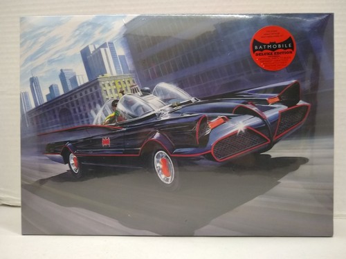 Polar Lights #881 Batmobile Deluxe Edition Plastikmodellbausatz im Maßstab 1:25