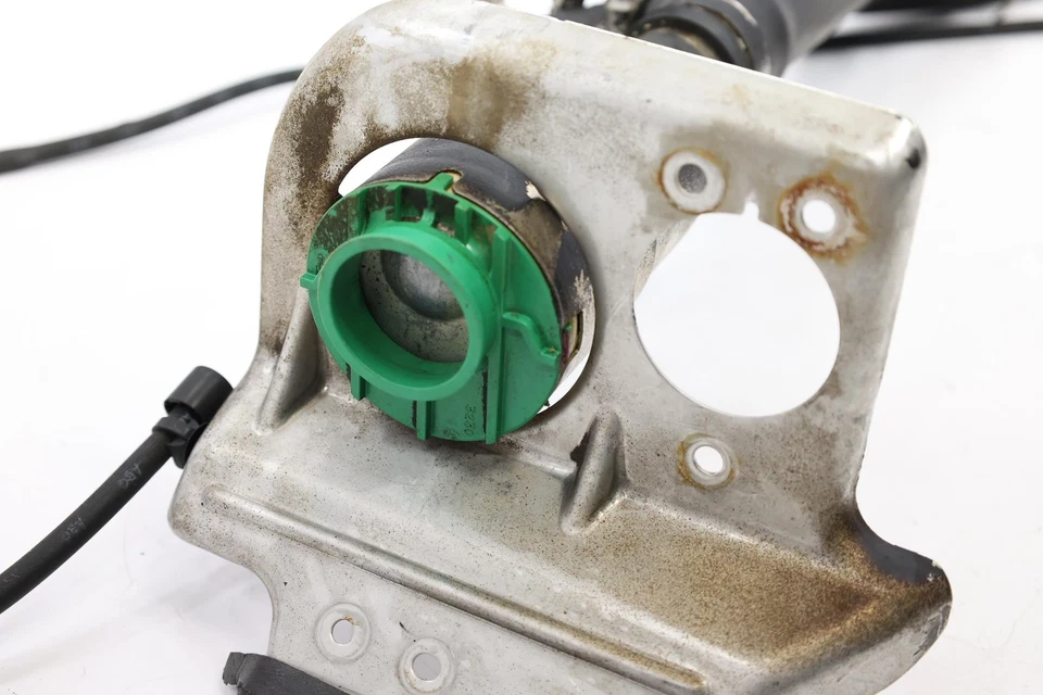 - Cuello de llenado de combustible GMC SIERRA 1500 87844677 Foto 2 de 4