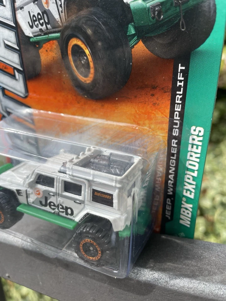 1:64 MATCHBOX JEEP WRANGLER SUPERLIFT MBX EXPLORERS - Immagine 4 di 4