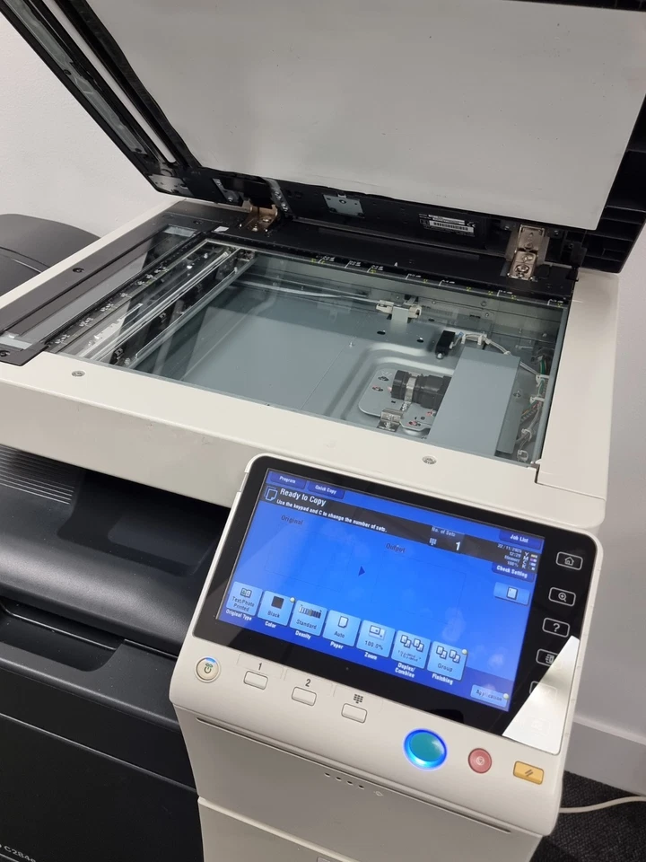 Fully functioning Konica minolta c284e bizhub printer with finishing unit  - Image 3 of 4