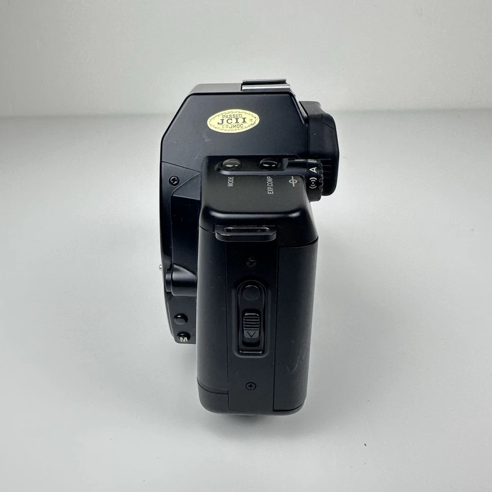 Canon EOS 620 35 mm FILM SLR Analog camera body NEW BATTERY Made In Japan - Image 2 of 4