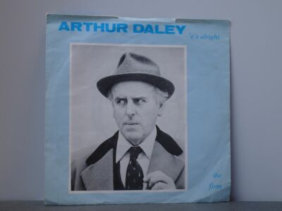 The Firm:  Arthur Daley 'e's alright   UK   EX+   7''