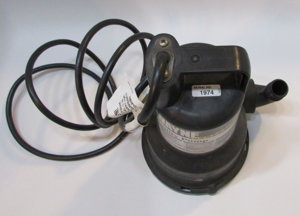 New 1996 Unused Wayne 110v Plug in Submersible Utility Pump for Garden