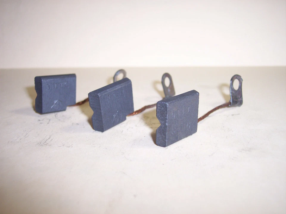 D111X GENERATOR BRUSH SET16704,16672 DAVIS,DIANA,HERTZ,OLDS,STUTZ - Imagem 3 de 3