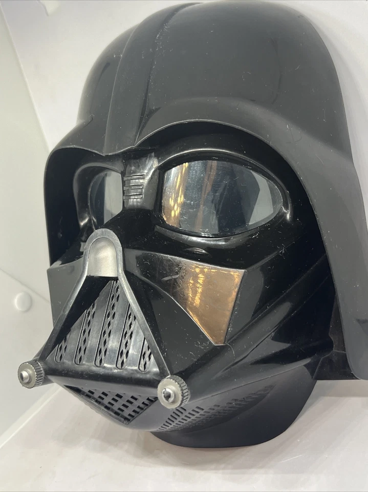  2010 Hasbro DARTH VADER TALKING Mask STRAP ADJUSTABLE SIZE - Image 3 of 4