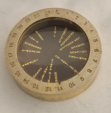 Weltzeituhr / Lupe / Briefbeschwerer - Messing 230 g - Ø 6,5 cm     (#S7/8)