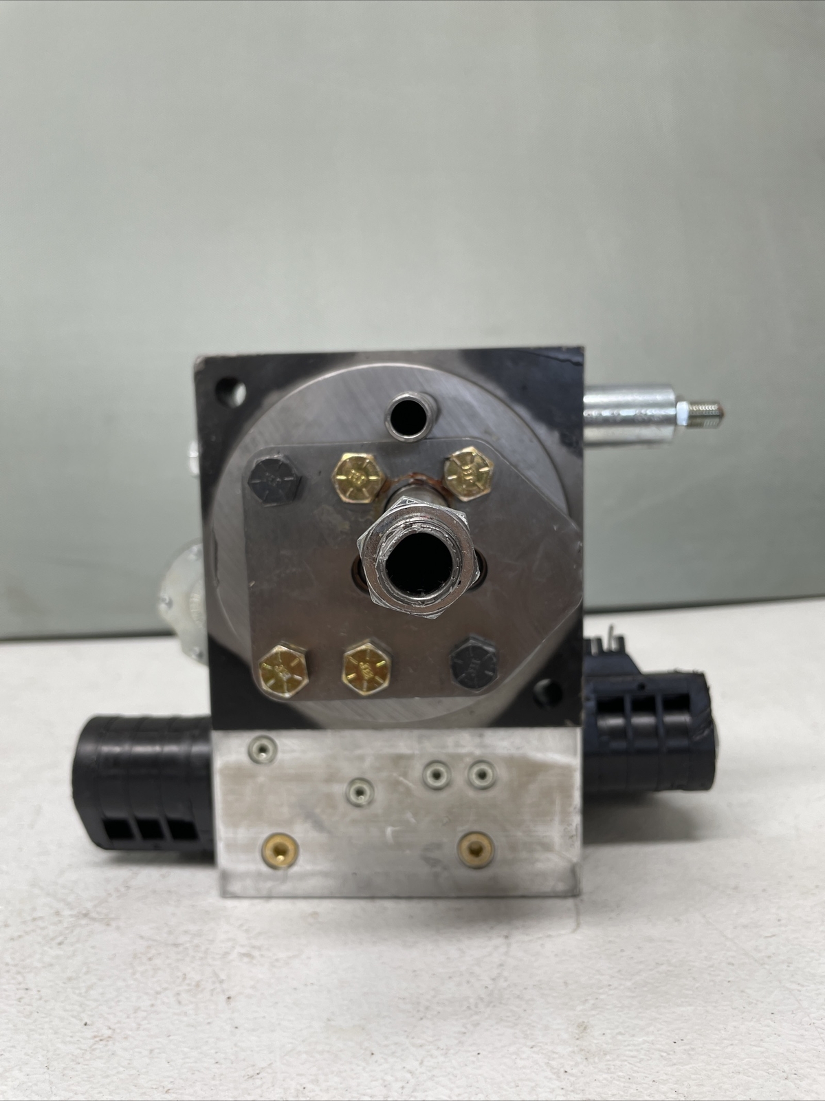 Maxon 28308101 POWER UNIT Liftgate Pump & Motor Assembly S2045264