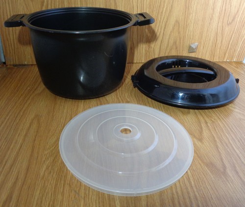 Pampered Chef 3 Quart Black Microwave Steamer Rice Cooker