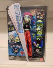 Monster High Fearbook Ghoulia Yelps Doll