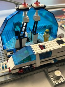 LEGO Space: 6990 Futuron Monorail Transport