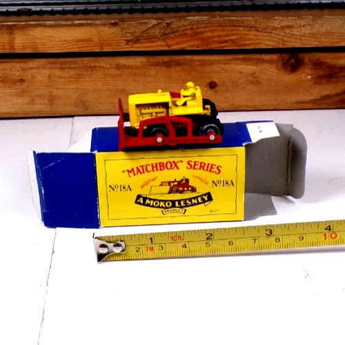 EXC BOXED MATCHBOX SERIES MOKO LESNEY No 18A CATERPILLAR BULLDOZER INTACT TREADS - Image 2 of 4