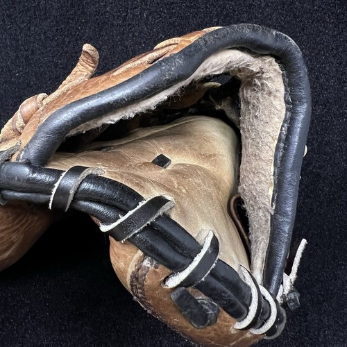 Wilson Pro 1000 Catchers Mitt 32 3/4 A1785 P7 Rustic Leather Pro-toe - Picture 5 of 5