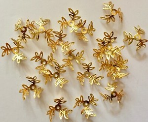 28 Gold Electroplate Filigree Leaf Bead Caps Jewelry Making Findings 14mm Vtg