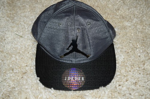 Nike Air Jordan Silver Jumpman Youth 