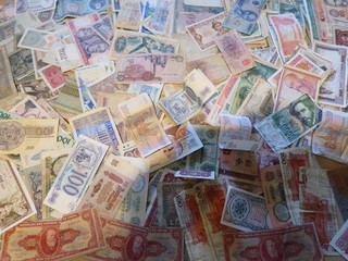 Banknotenposten international aus Nachlassankauf ca. 300 Stück