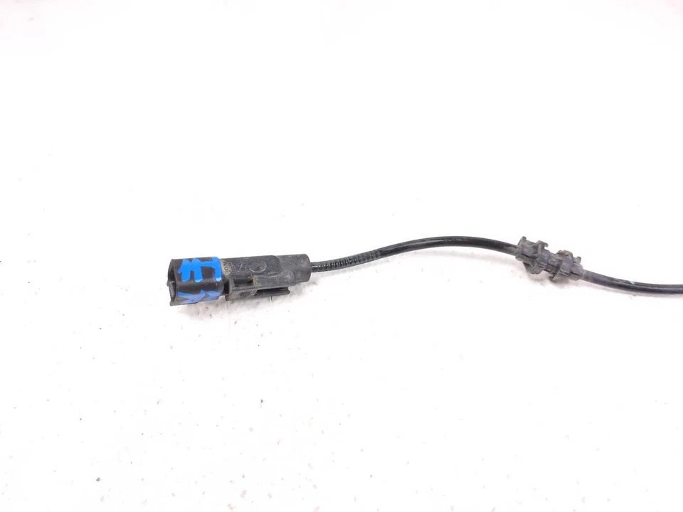 2016-2022 Chevrolet Malibu Rear Driver Wheel Abs Anti Brake Sensor 84613191 - Image 3 of 4