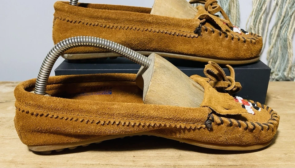 Minnetonka Thunderbird Animikii Moccasin Flat Size 7.5 Womens Beaded Comfort - Image 3 of 4