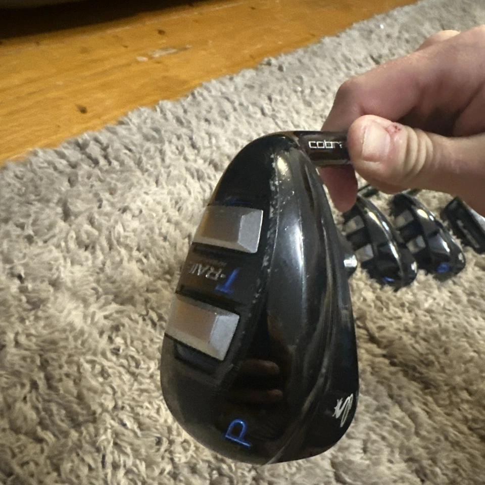 Cobra T-Rail Hybrid Irons ULTRALITE 50-R Flex RH 4H 6-PW GOOD CONDITION - Image 3 of 4