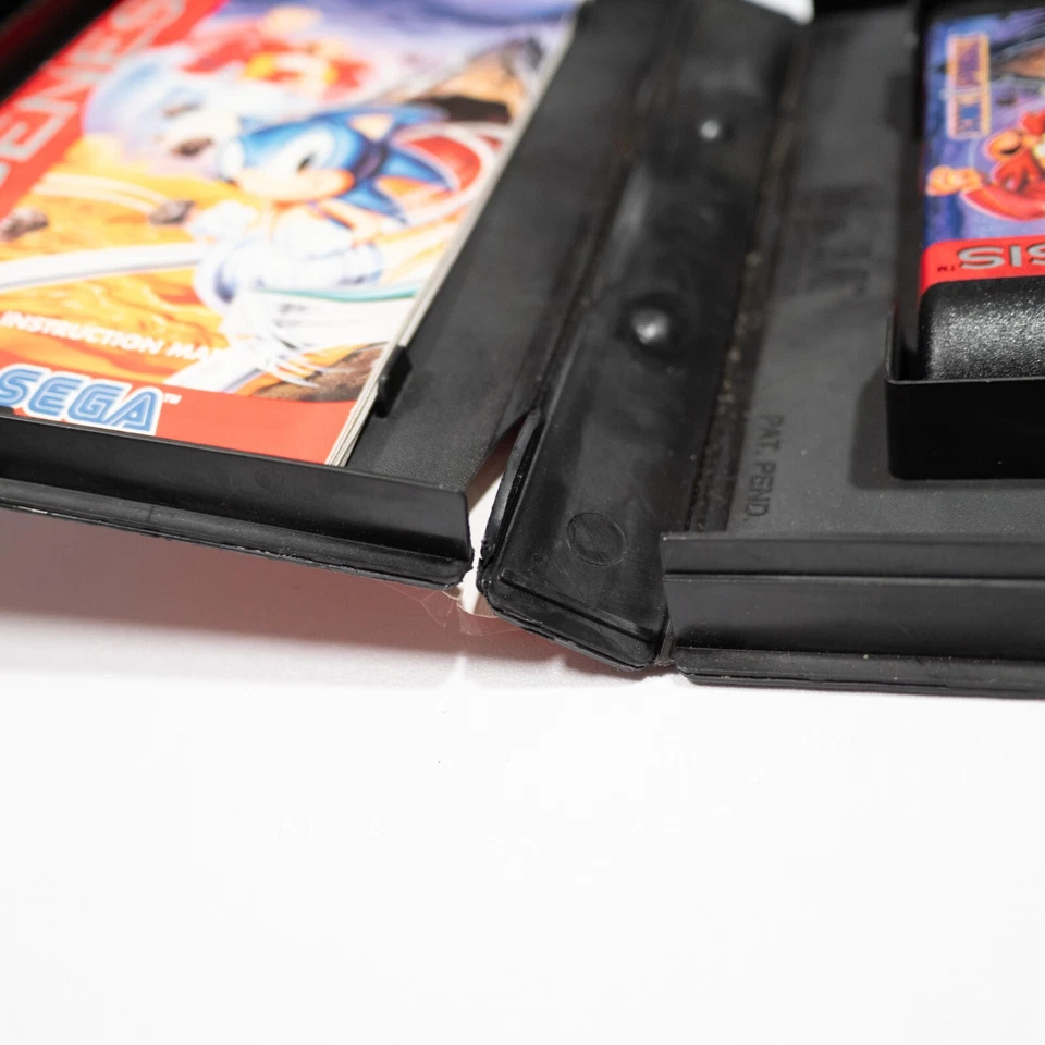 Sonic Spinball (Sega Genesis, 1993) CIB Complete *broken case* Tested Clamshell - Image 3 of 4