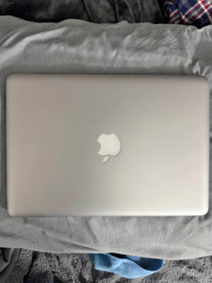 MacBook Pro 13 inch i5 fully operational 2.5ghz 10gb memory 256gb SSD Ventura OS