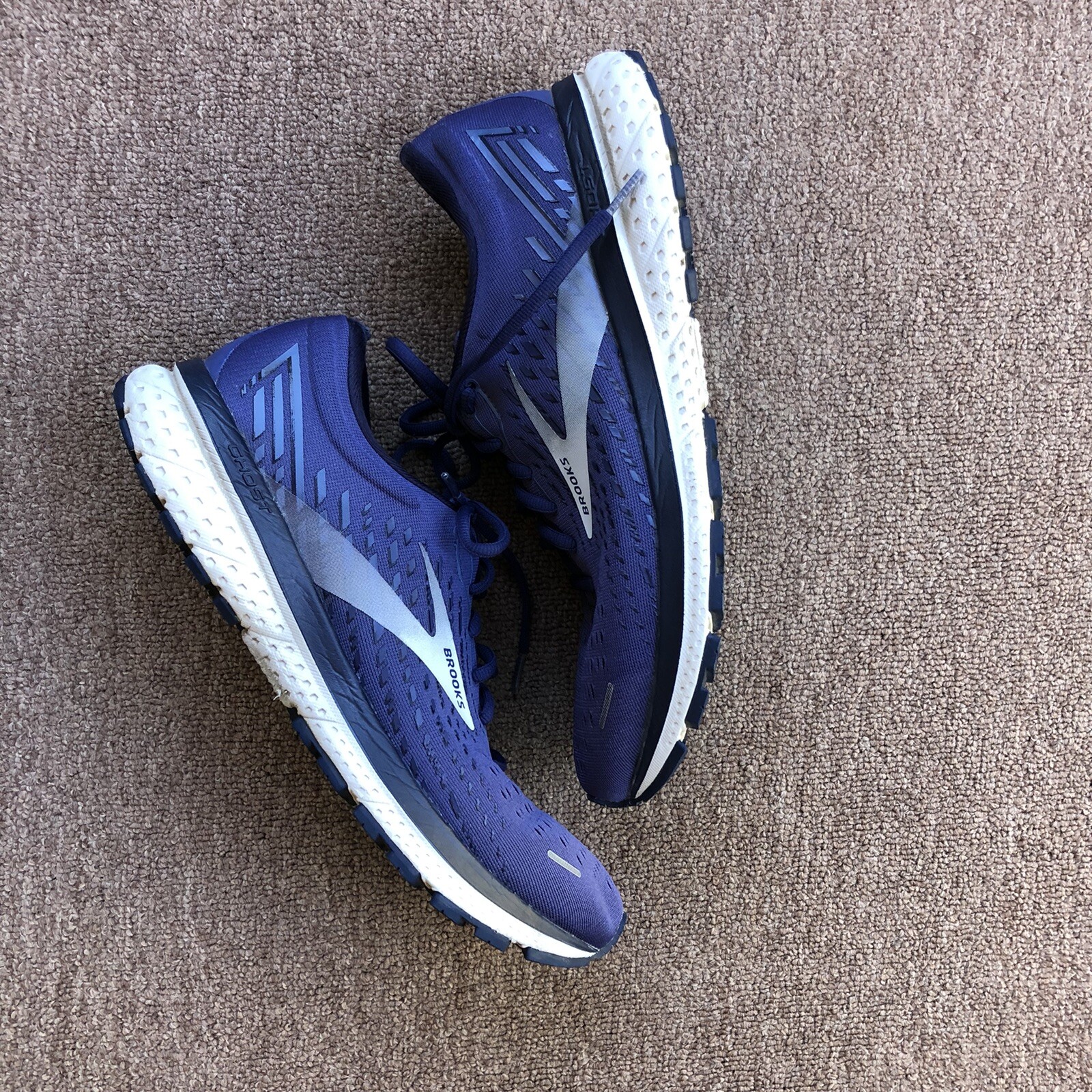 mens brooks ghost running shoes size 10 