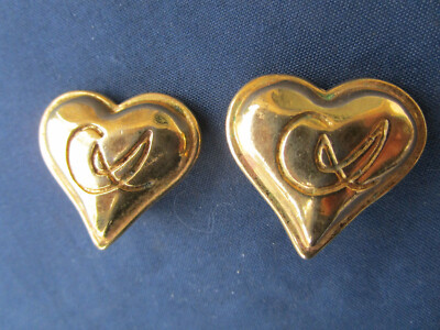 VINTAGE BOUCLES D'OREILLES CHANEL 1990 A CLIPS RONDES MOTIF FLORAL DORE VINTAGE BOUCLES D'OREILLES CHANEL 1990 A CLIPS RONDES MOTIF FLORAL DORE