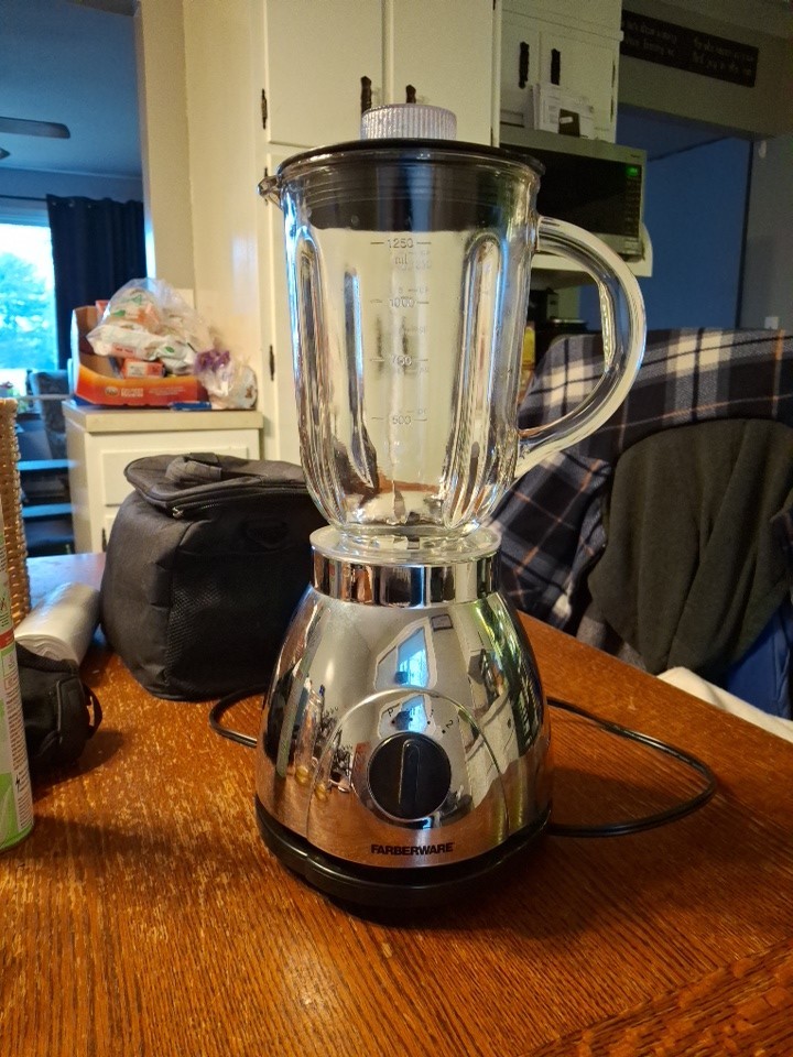 Vintage Farberware Model FBB003 Blender 6 Cup 2-SpeedStainle