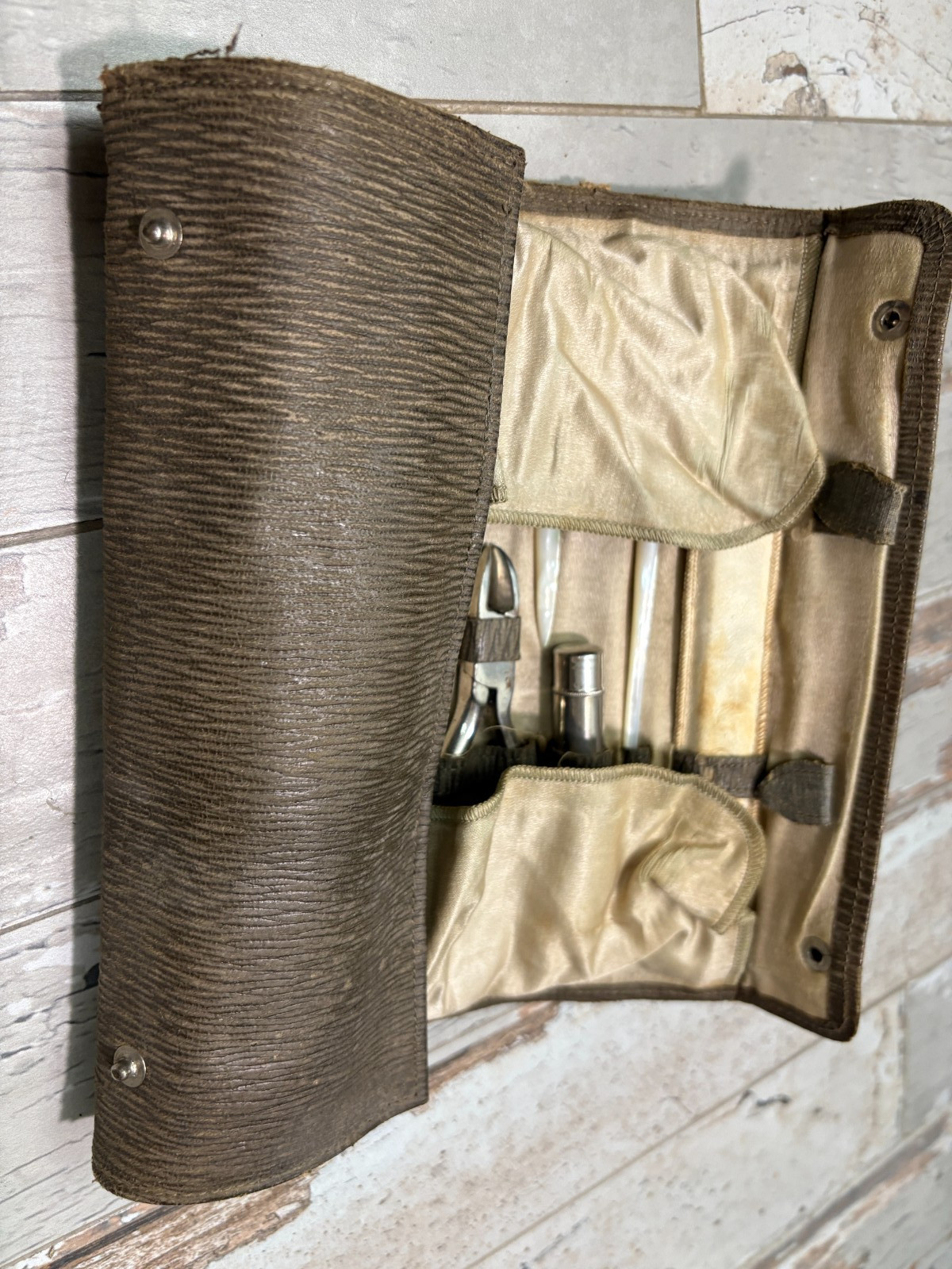 VTG /Antique 1900's Manicure Nail Kit Leather Roll-Up Case Collector's Item