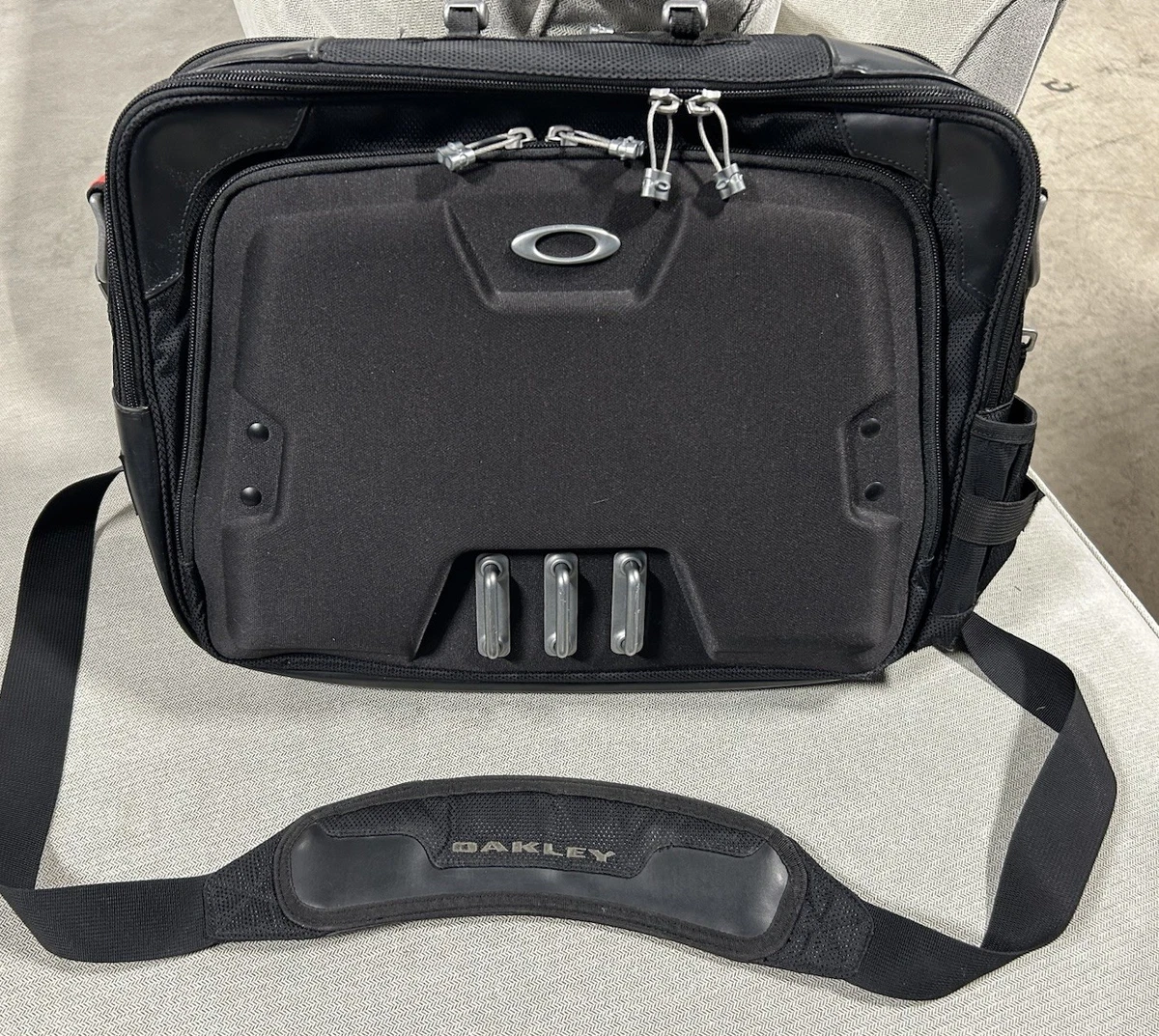 Oakley Men's Nylon Messenger Bags for sale | eBay