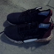 PUMA Men s Black Low Top Lace-Up Athletic Sne...