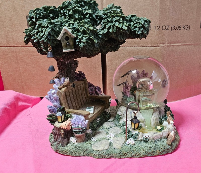 Pfaltzgraff Portfolio Naturewood Musical Snow Globe Figurine Garden Scene