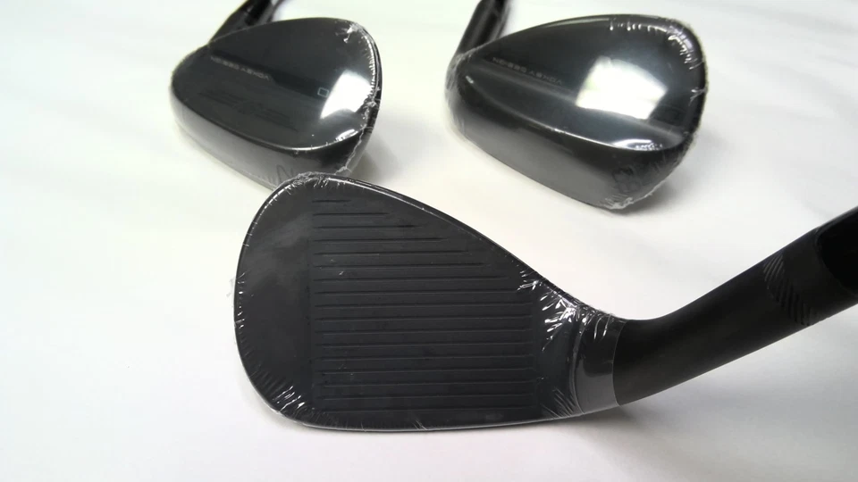 NEW TITLEIST VOKEY SM10 JET BLACK WEDGE SET 52*,56*,60*  /  SM10 WEDGE FLEX - Image 2 of 4