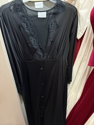 Vintage Jolie Robe & Gown Black Size Small Lace Bell Sleeves