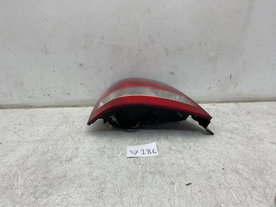 Luz trasera exterior halógena lateral izquierda conductor Kia Sorento 2003 2004 2005 2006 OEM Foto 4 de 4