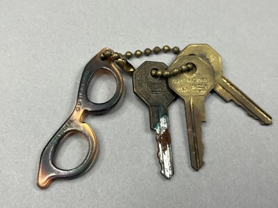 Franklin Optical Keychain Advertising Lucite Cat Eye Frames & Vintage Car Keys 