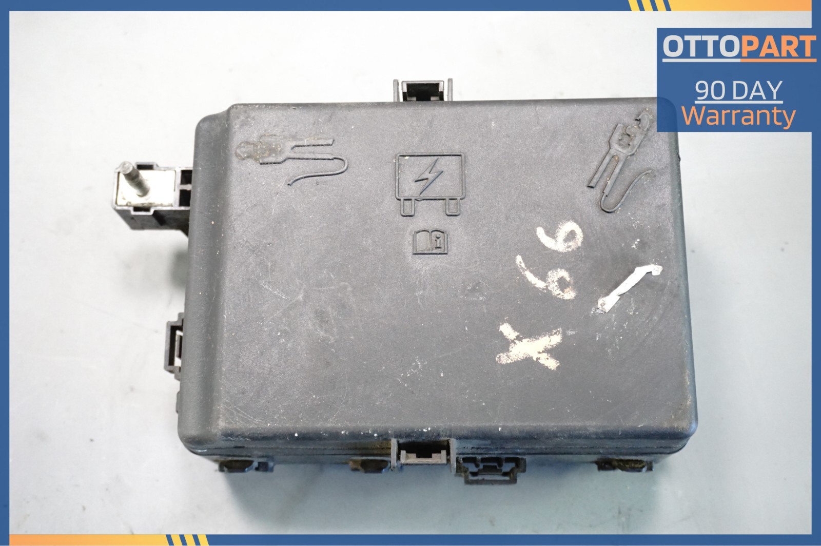 2014-2024 MASERATI QUATTROPORTE 3.0L Engine Fuse Relay Box OEM 7154763030