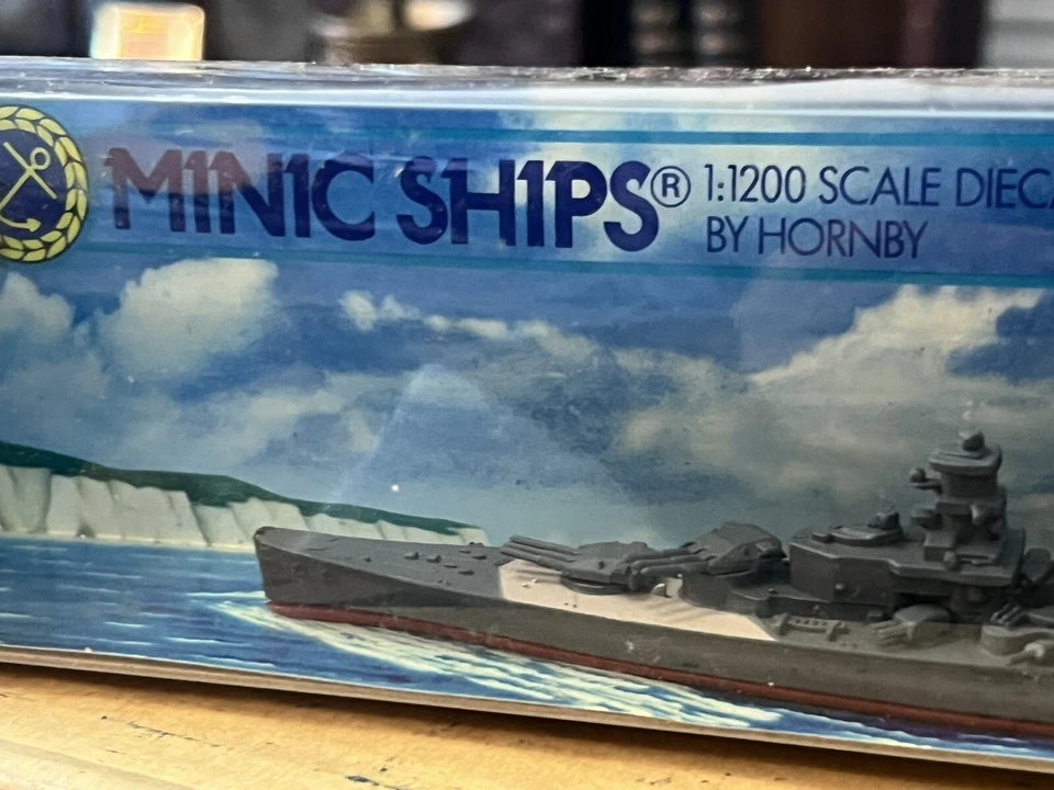 Minic Ships de Hornby M745 KM Scharnhorst escala 1:1200 Diecast barco de combate Foto 3 de 4