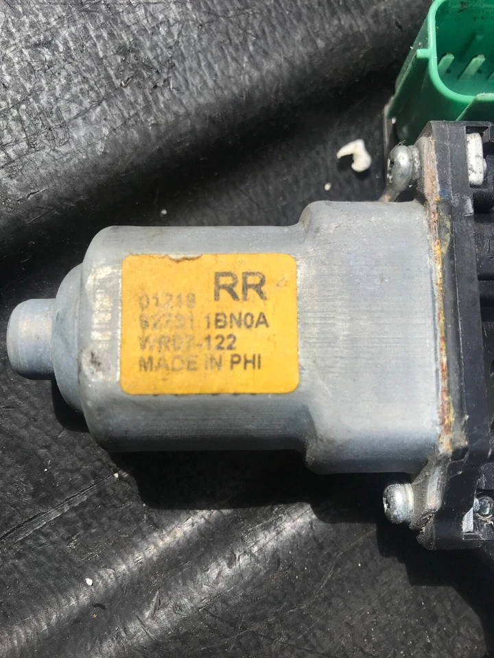 INFINITI M30 M35 M37 M56 Q70 2012 REAR LEFT WINDOW REGULATOR MOTOR 82731 1BN0A - Image 4 of 4